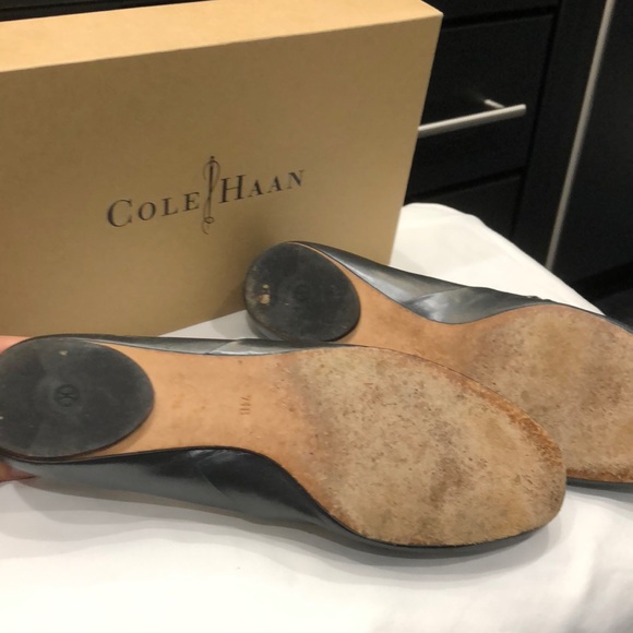Cole Haan leather flats. Size 7 1/2 - Picture 5 of 8